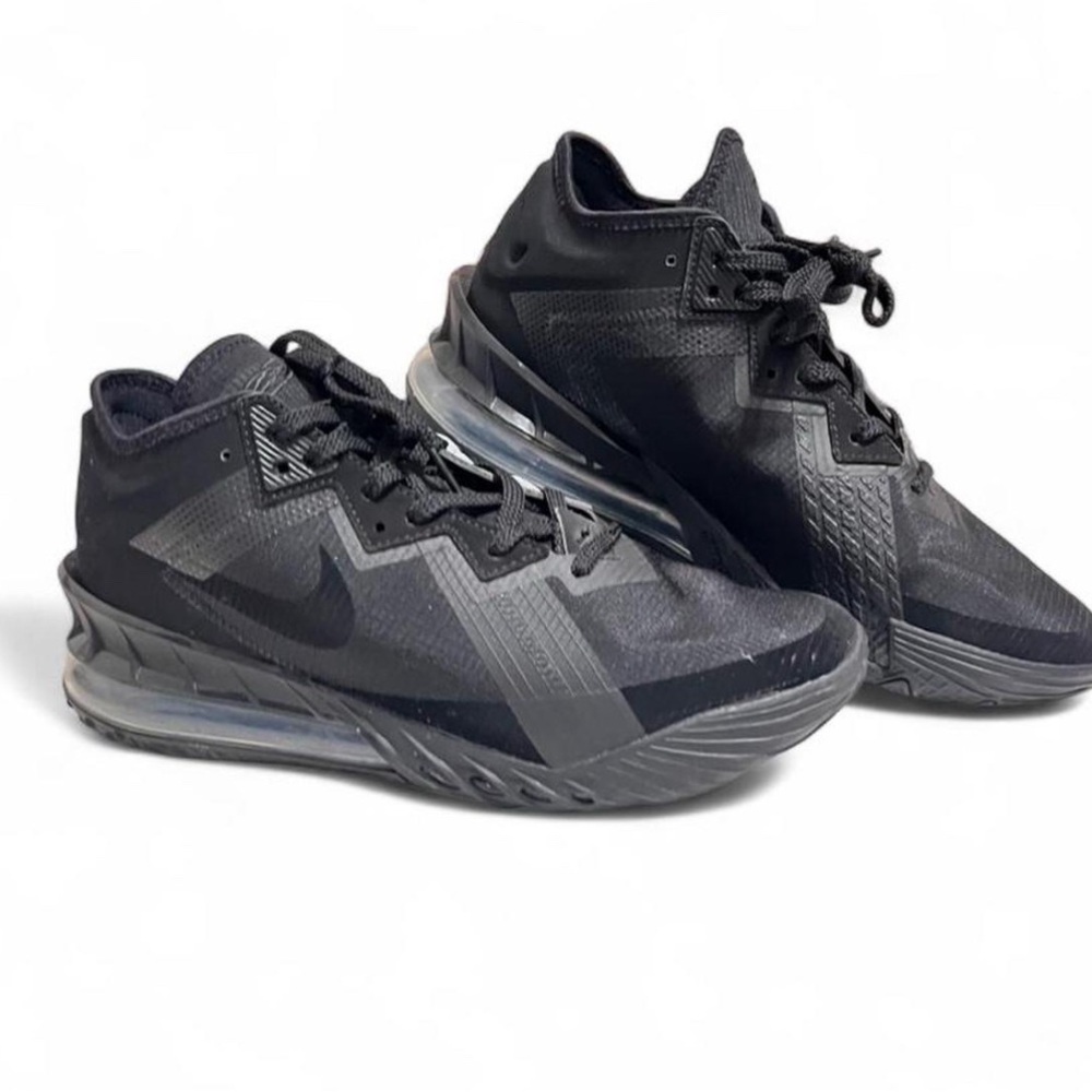 Nike LeBron XVIII Low Men’s Shoe